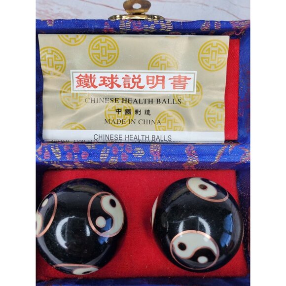 Chinese Yin Yang Black & White Health Stress Relief Balls with Carrying Case - Picture 8 of 10